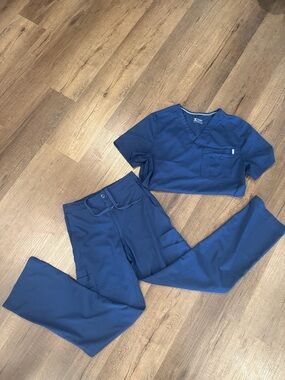 Zavate Uniforms Navy Scrub Top and bottoms  - V-Neck Professional